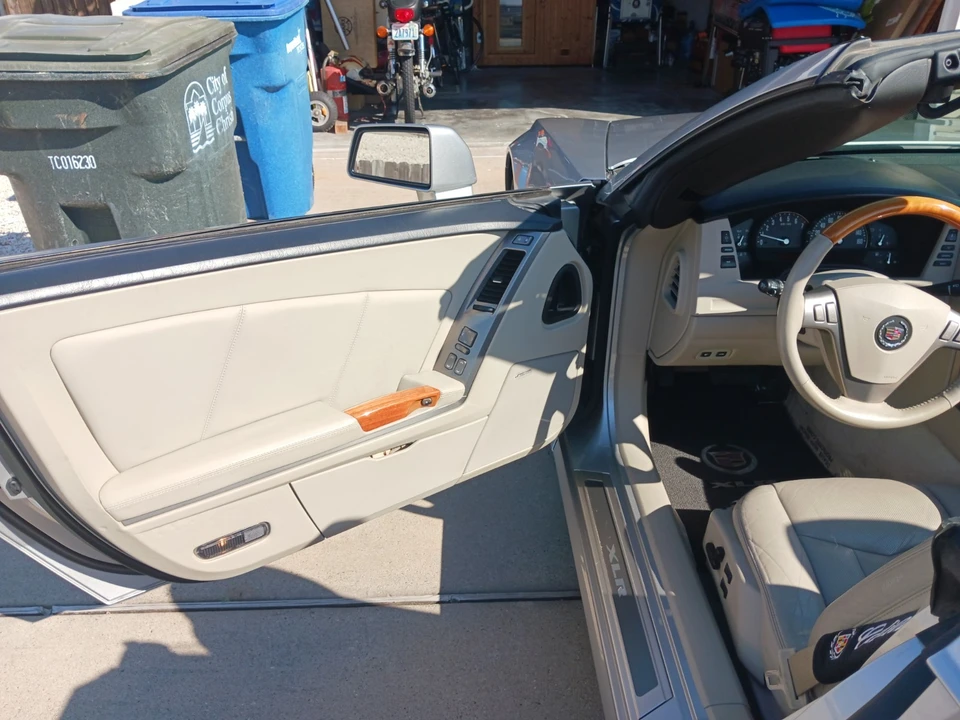 2006 Cadillac XLR - Image 9 of 19