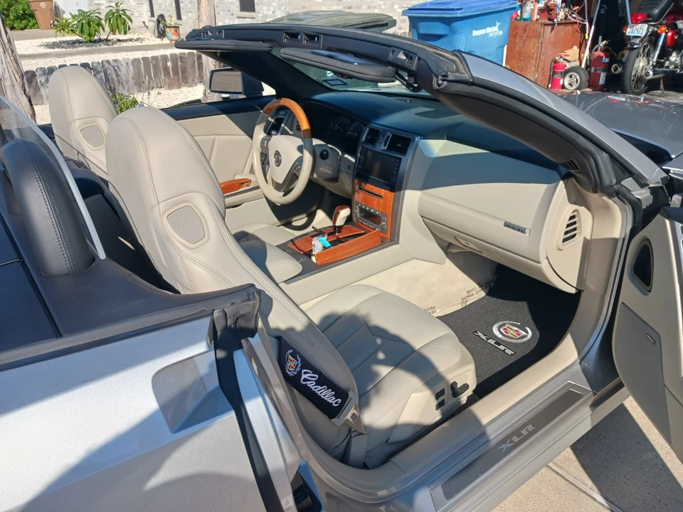 2006 Cadillac XLR - Image 13 of 19
