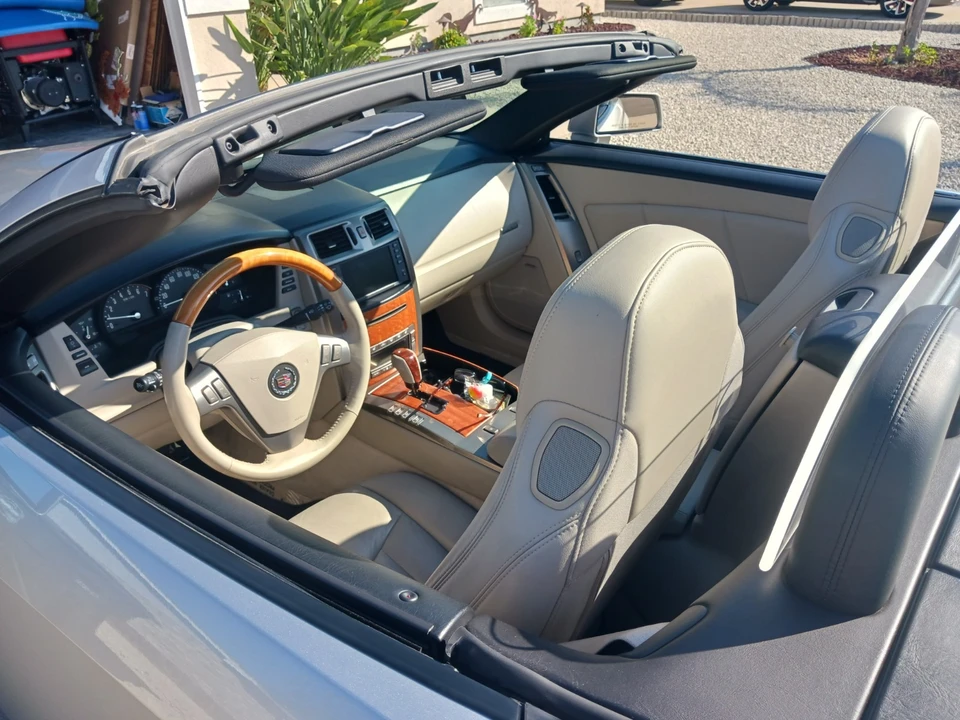 2006 Cadillac XLR - Image 7 of 19