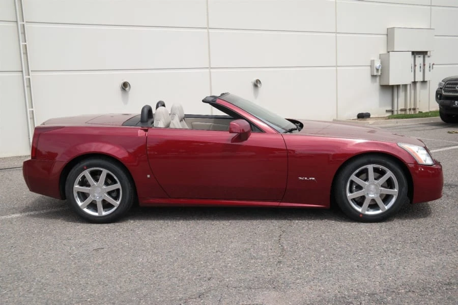 2006 Cadillac XLR - Image 2 of 11