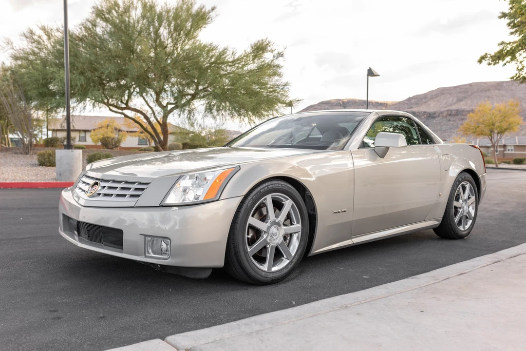 2006 Cadillac XLR - Image 4 of 31