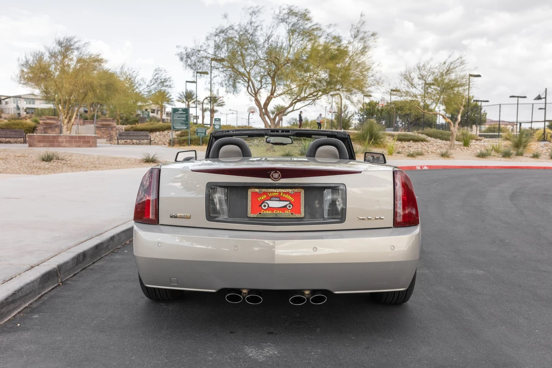 2006 Cadillac XLR - Image 8 of 31
