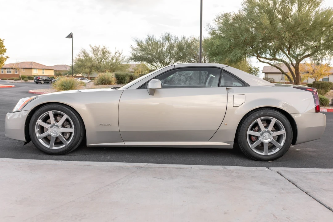 2006 Cadillac XLR - Image 5 of 31