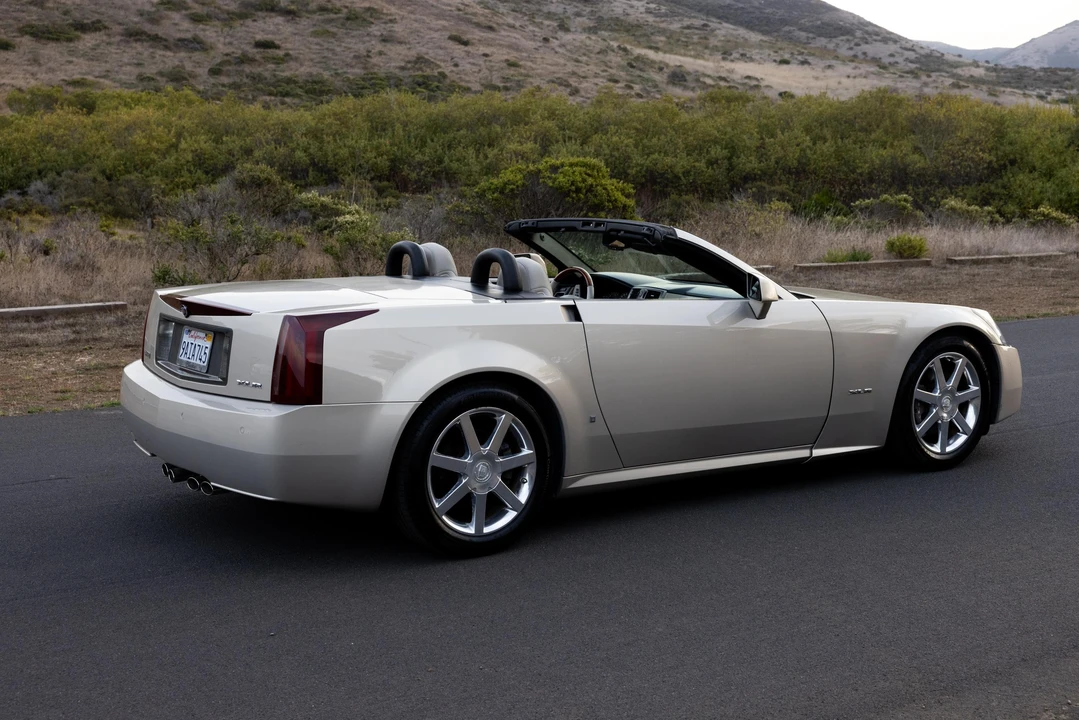 2006 Cadillac XLR - Image 11 of 31