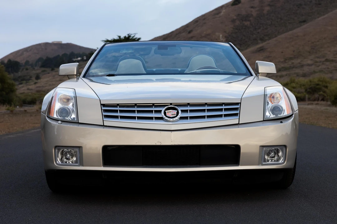 2006 Cadillac XLR - Image 6 of 31
