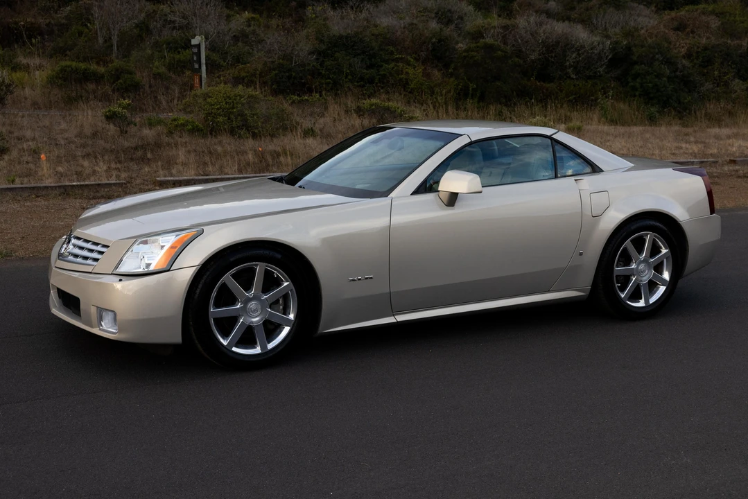 2006 Cadillac XLR - Image 18 of 31