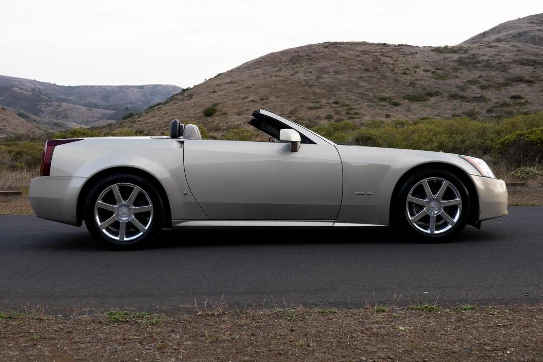 2006 Cadillac XLR - Image 13 of 31