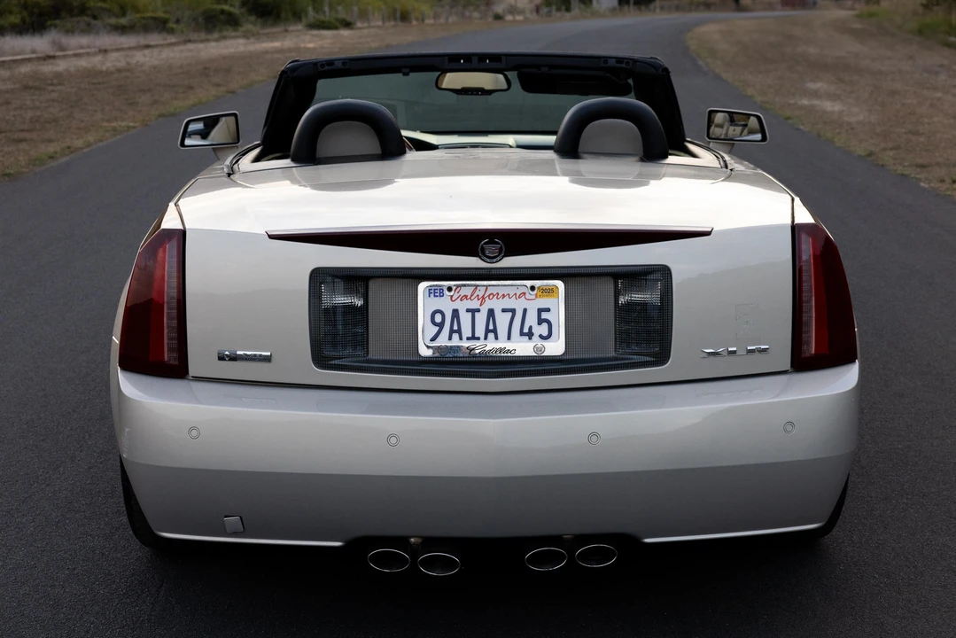 2006 Cadillac XLR - Image 10 of 31