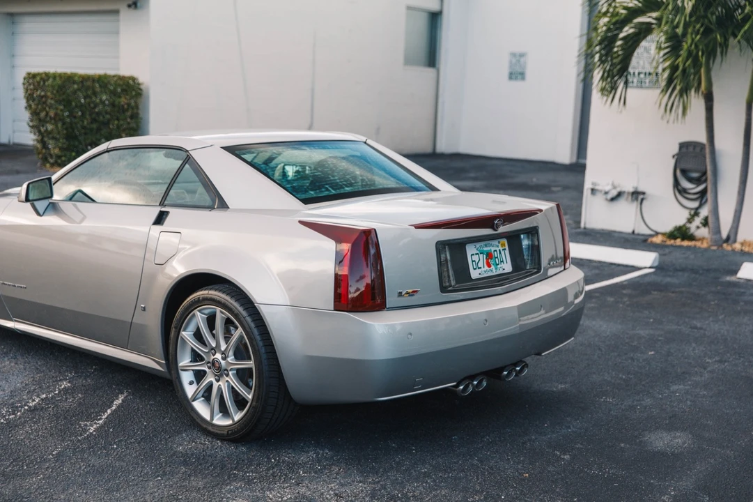 2006 Cadillac XLR - Image 14 of 25