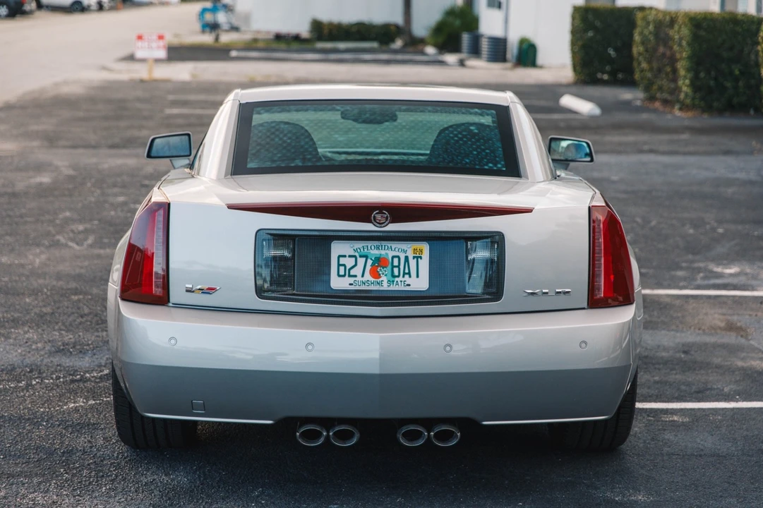 2006 Cadillac XLR - Image 15 of 25