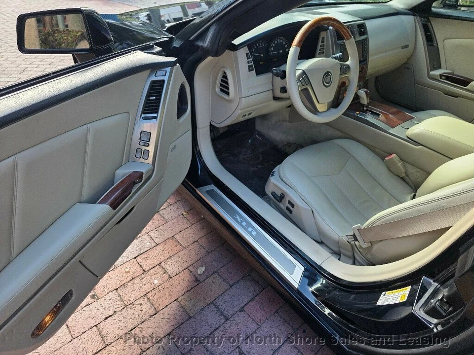 2006 Cadillac XLR - Image 11 of 12
