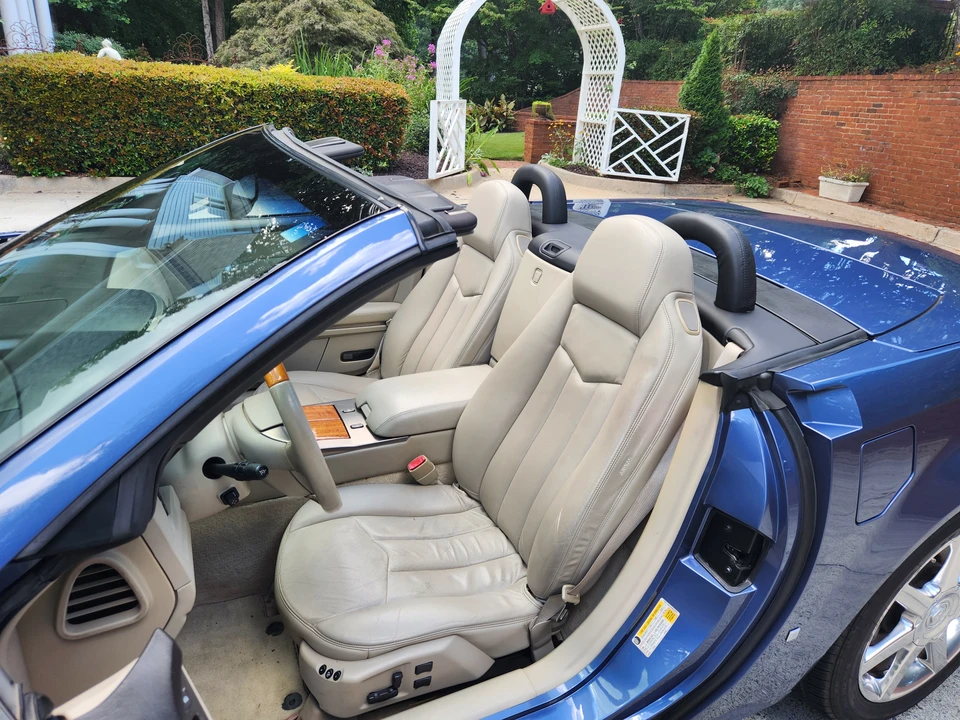 2006 Cadillac XLR - Image 6 of 8
