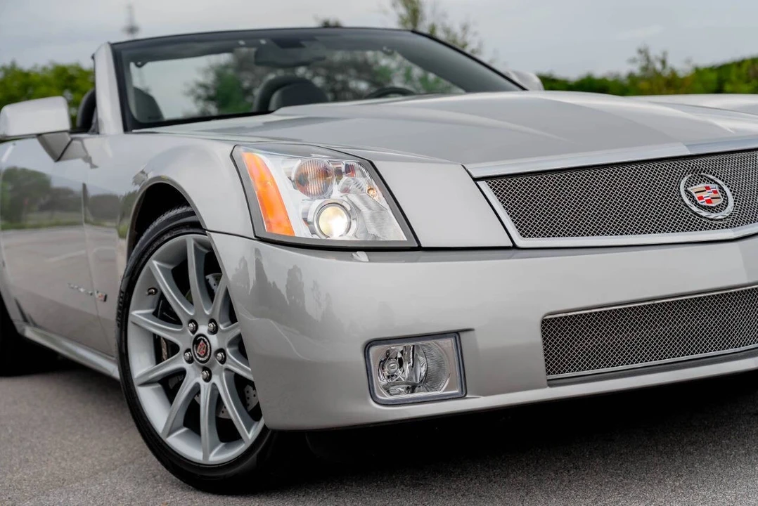 2006 Cadillac XLR - Image 14 of 21