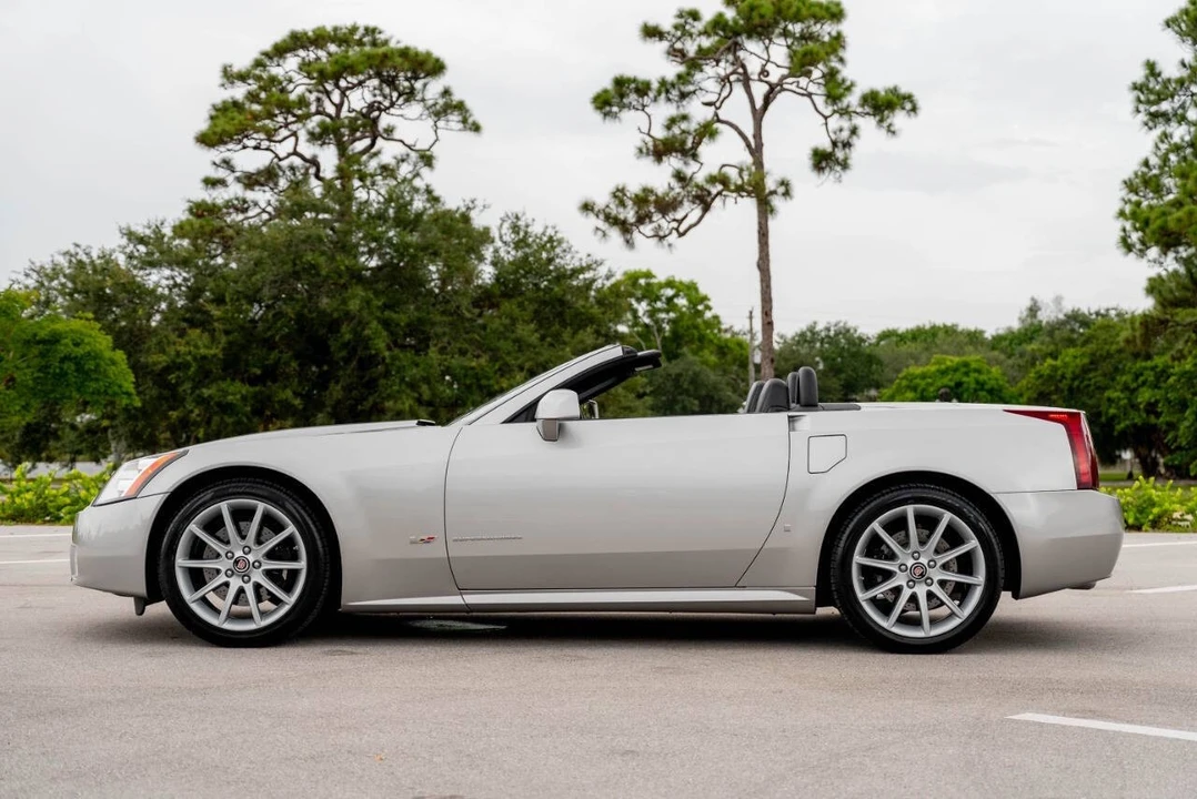 2006 Cadillac XLR - Image 5 of 21