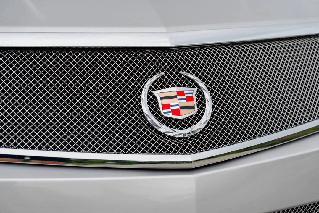 2006 Cadillac XLR - Image 16 of 21
