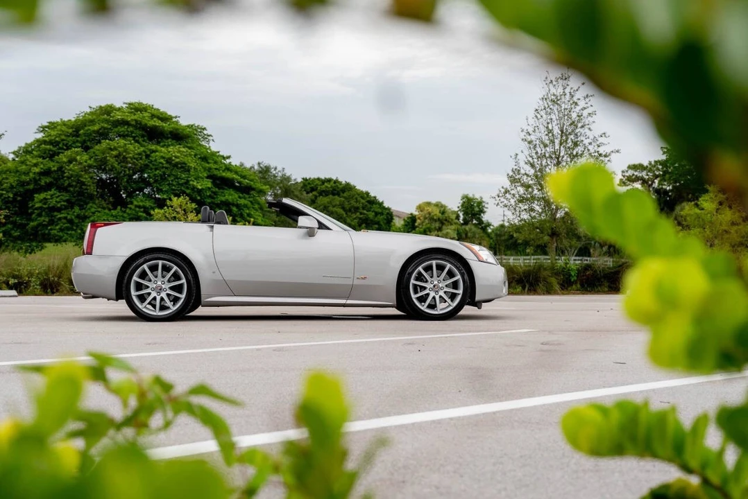 2006 Cadillac XLR - Image 10 of 21