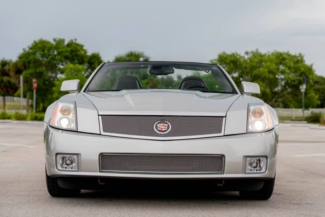 2006 Cadillac XLR - Image 3 of 21