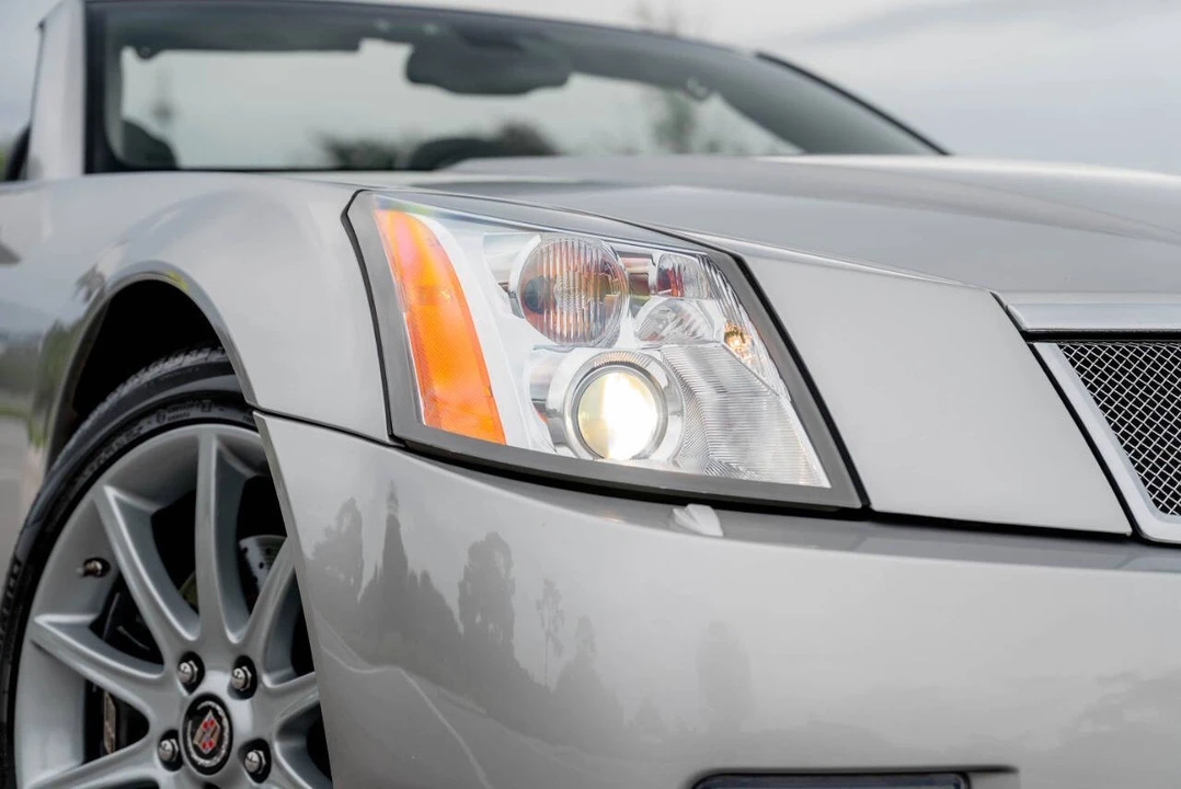 2006 Cadillac XLR - Image 15 of 21
