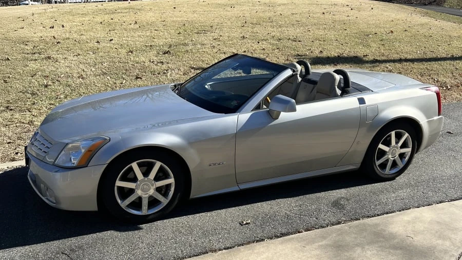 2006 Cadillac XLR - Image 2 of 19