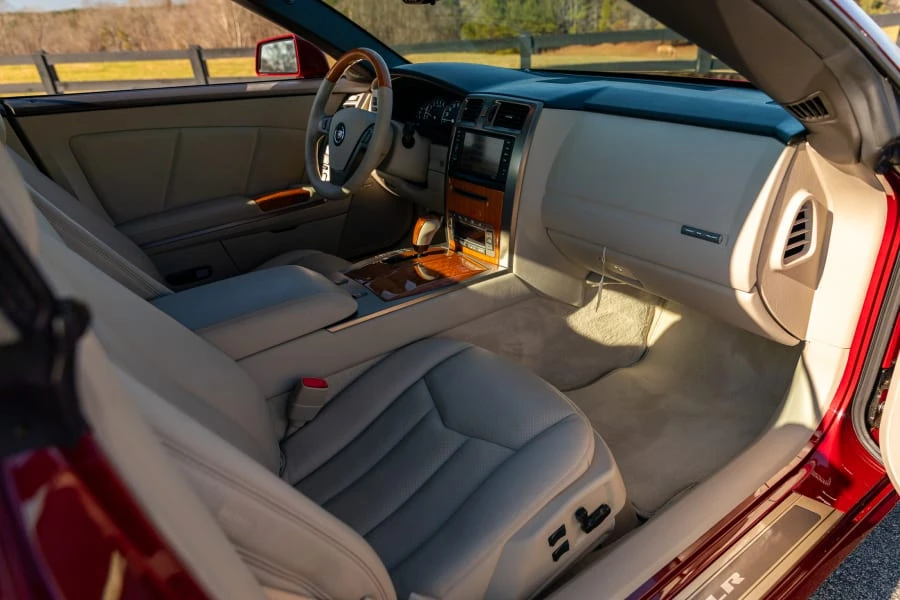 2006 Cadillac XLR - Image 16 of 28