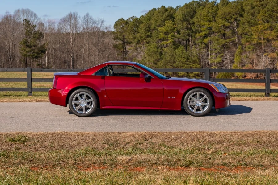 2006 Cadillac XLR - Image 2 of 28