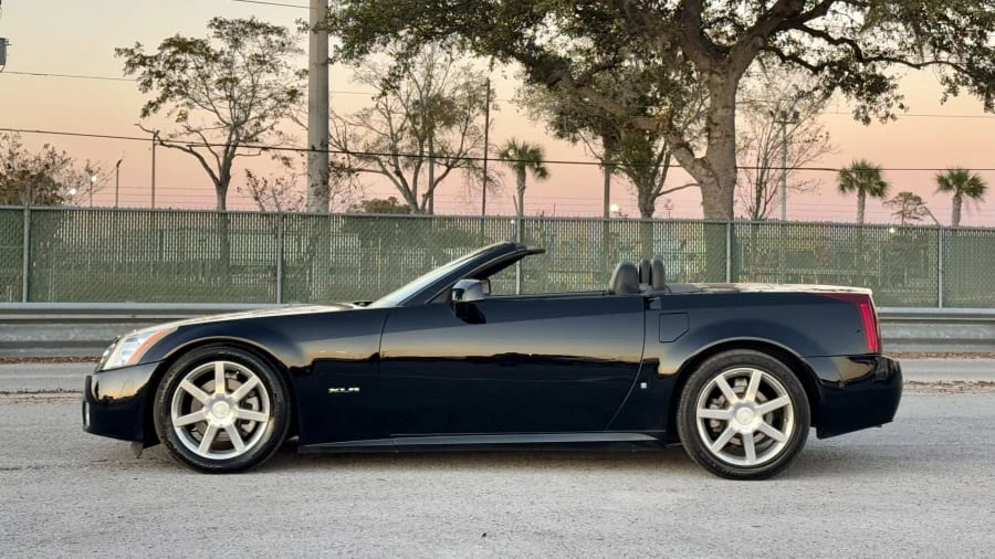 2006 Cadillac XLR - Image 2 of 31