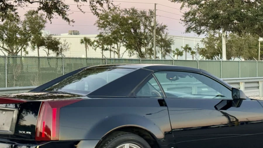 2006 Cadillac XLR - Image 10 of 31