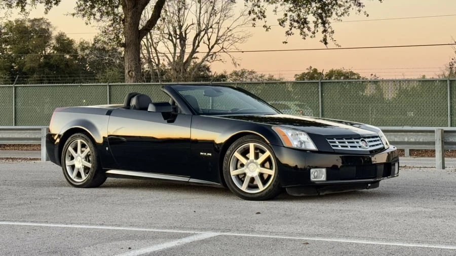 2006 Cadillac XLR - Image 6 of 31