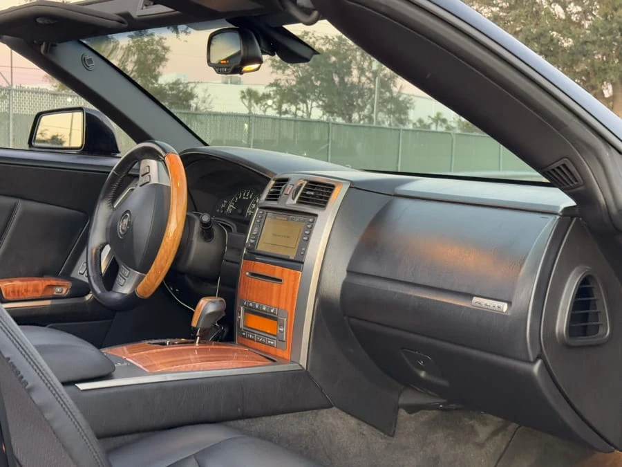 2006 Cadillac XLR - Image 19 of 31