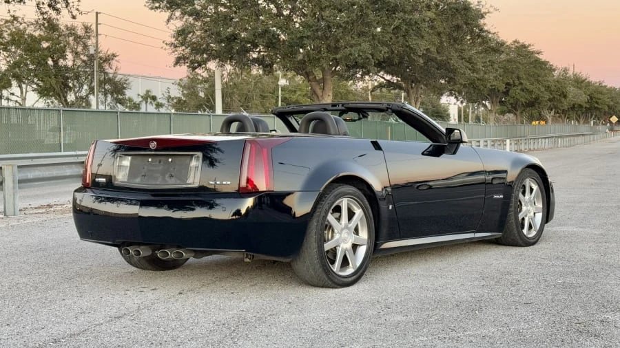 2006 Cadillac XLR - Image 3 of 31
