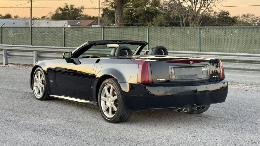 2006 Cadillac XLR - Image 9 of 31