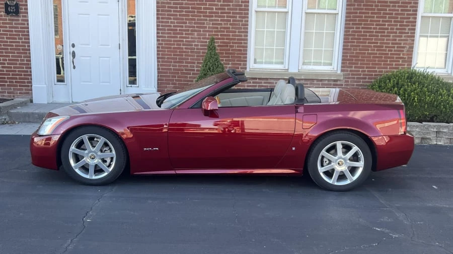 2006 Cadillac XLR - Image 2 of 11