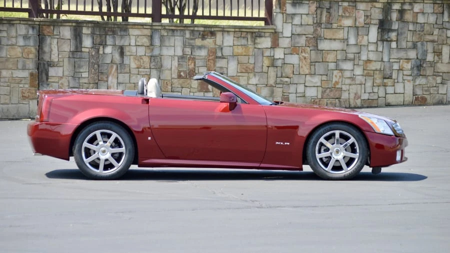 2006 Cadillac XLR - Image 2 of 23