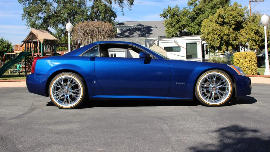 2006 Cadillac XLR - Image 2 of 5