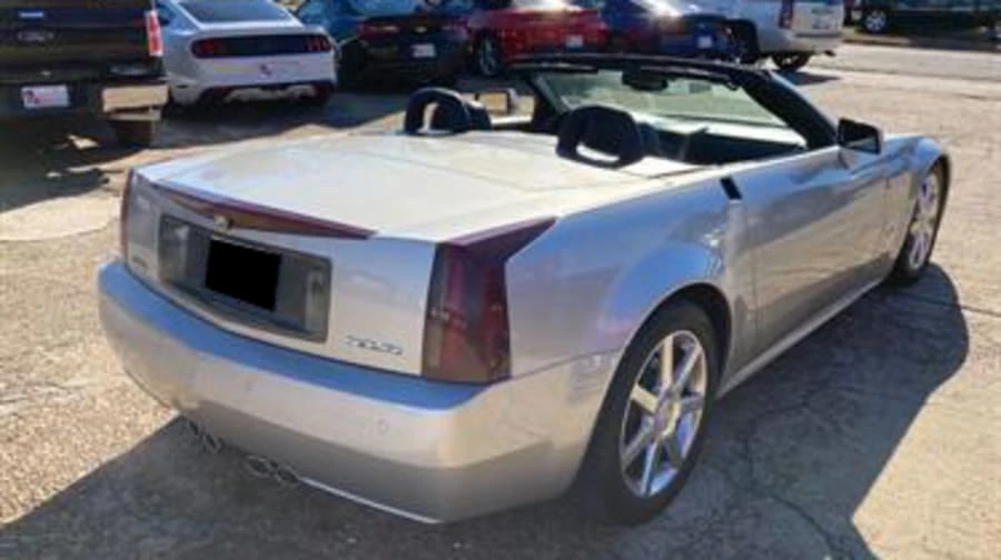 2006 Cadillac XLR - Image 2 of 3