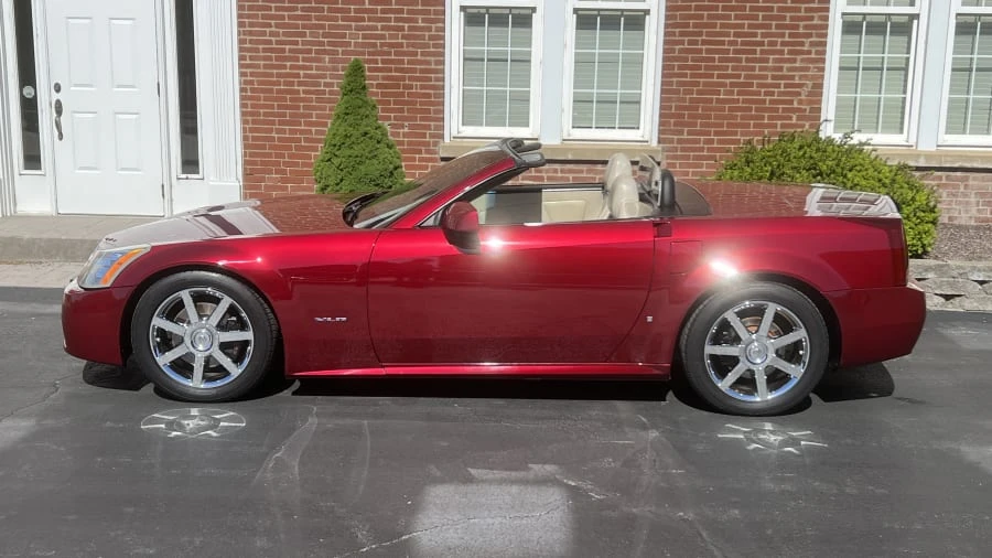 2006 Cadillac XLR - Image 2 of 11