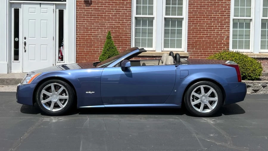 2006 Cadillac XLR - Image 2 of 14