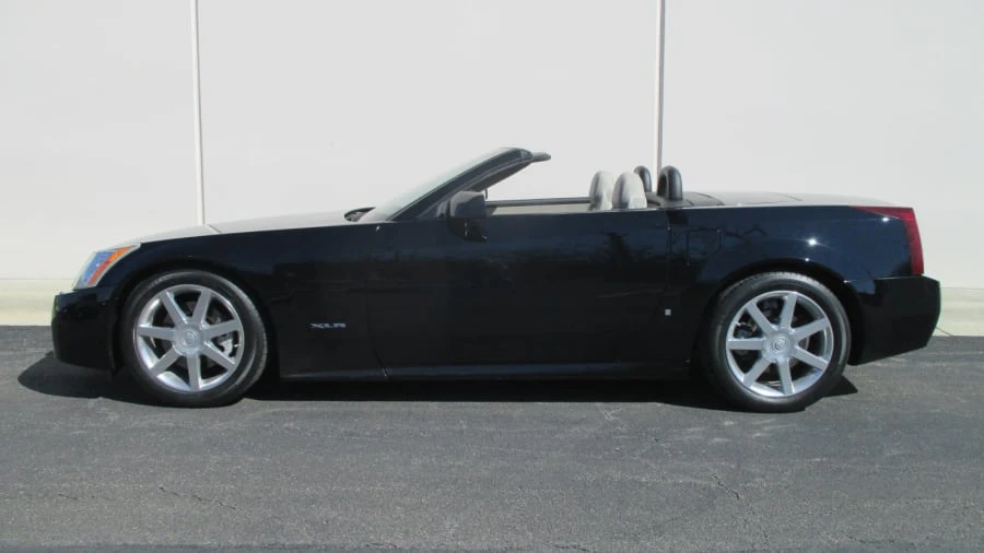 2006 Cadillac XLR - Image 2 of 15