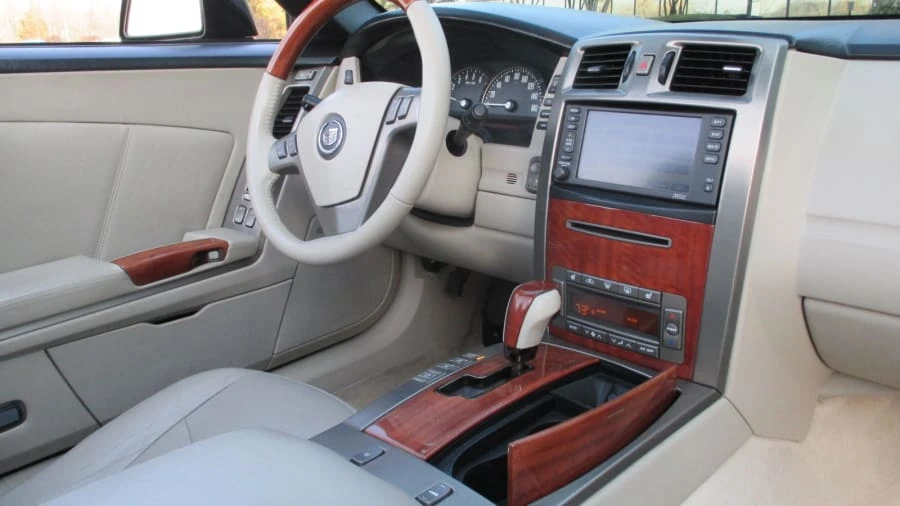 2006 Cadillac XLR - Image 5 of 15
