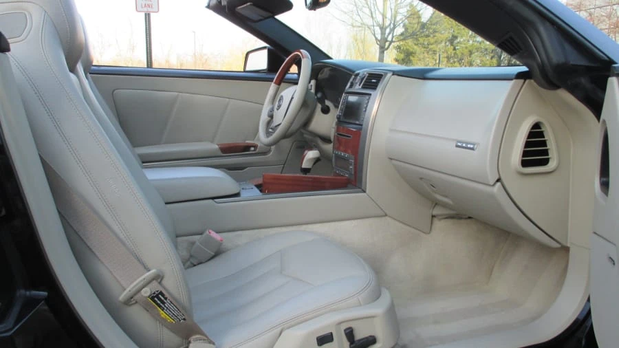 2006 Cadillac XLR - Image 6 of 15
