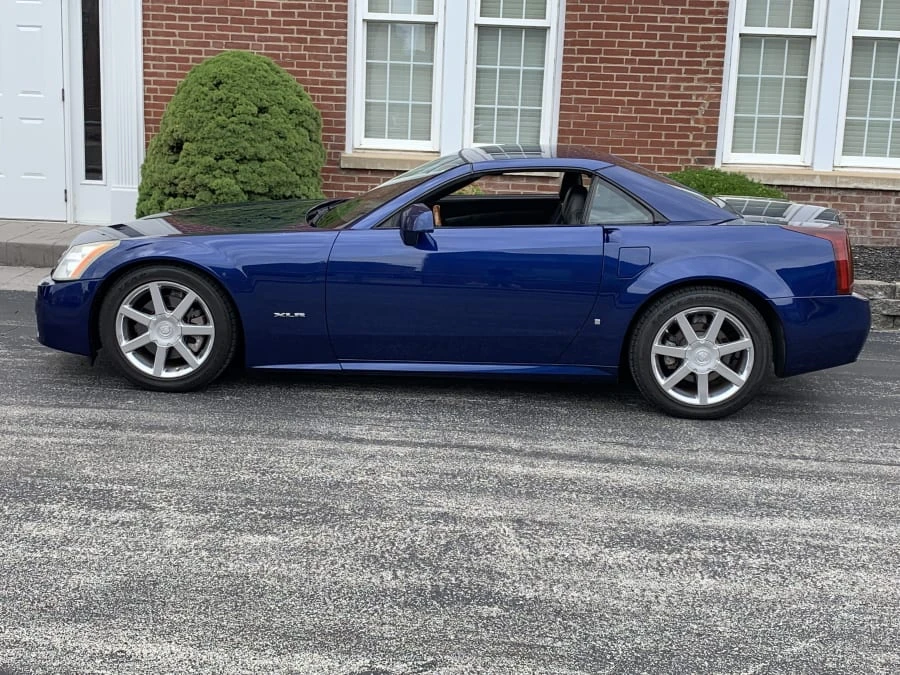 2006 Cadillac XLR - Image 2 of 8