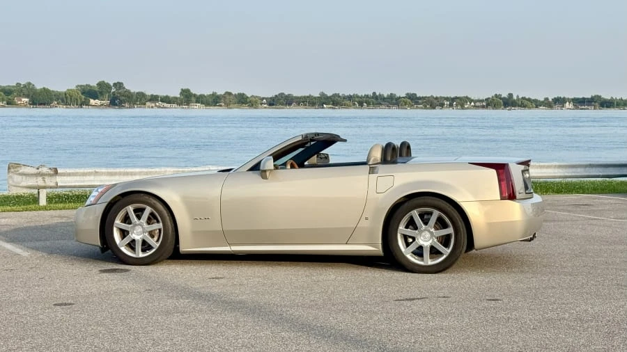 2006 Cadillac XLR - Image 10 of 26