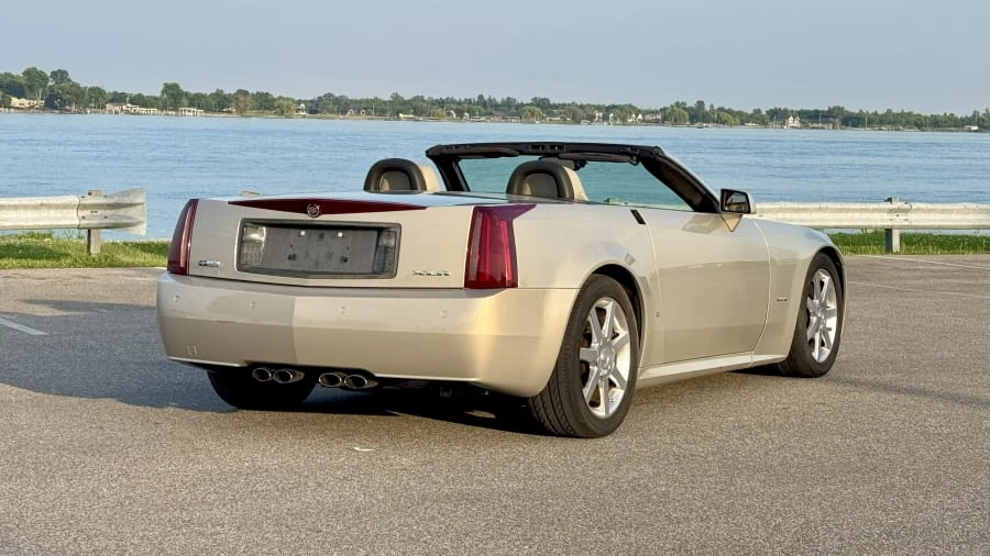 2006 Cadillac XLR - Image 3 of 26