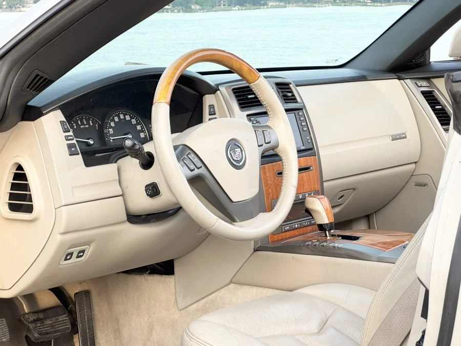 2006 Cadillac XLR - Image 17 of 26