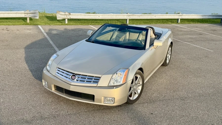 2006 Cadillac XLR - Image 9 of 26