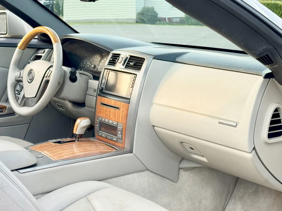 2006 Cadillac XLR - Image 18 of 26