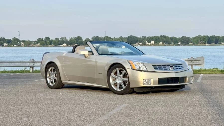 2006 Cadillac XLR - Image 8 of 26