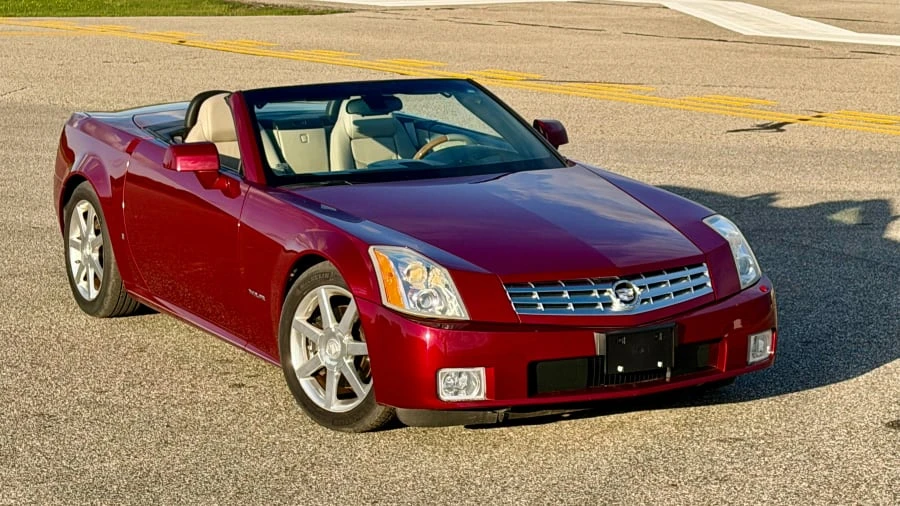 2006 Cadillac XLR - Image 7 of 28