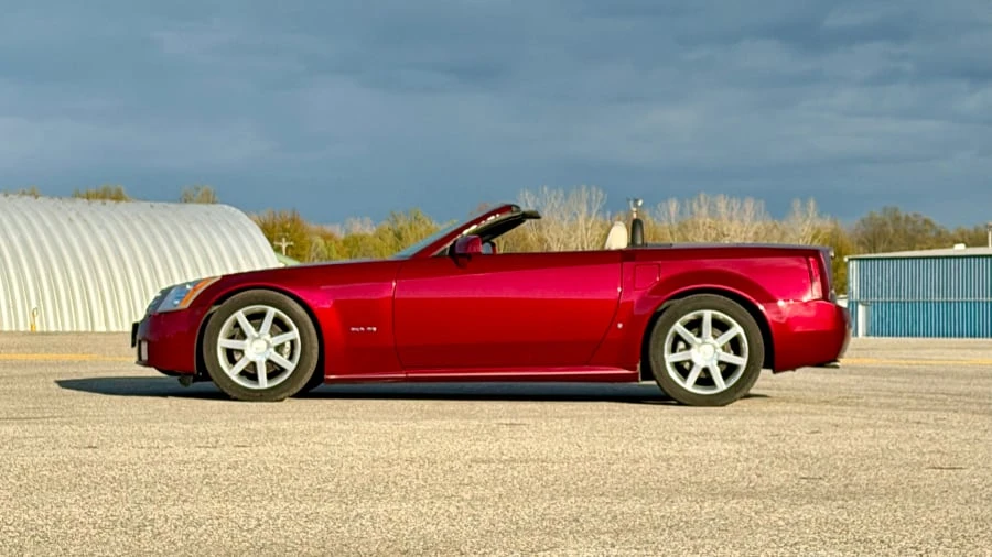2006 Cadillac XLR - Image 2 of 28