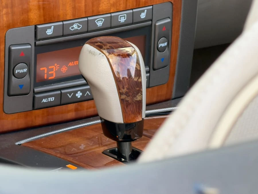 2006 Cadillac XLR - Image 25 of 28
